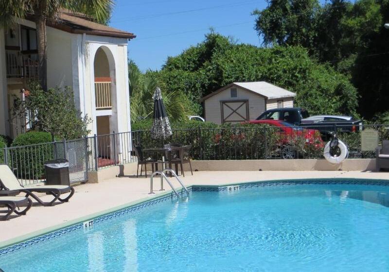 Central Motel Inverness