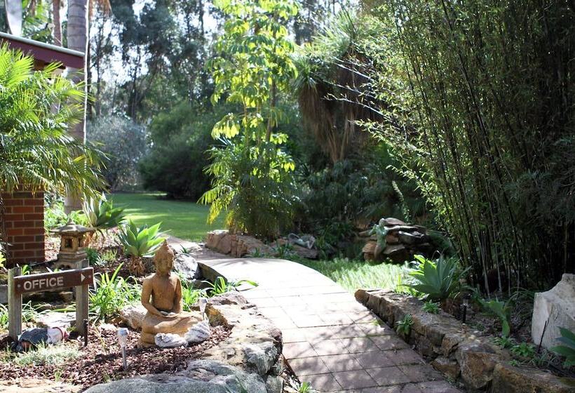 Ellensbrook Cottages