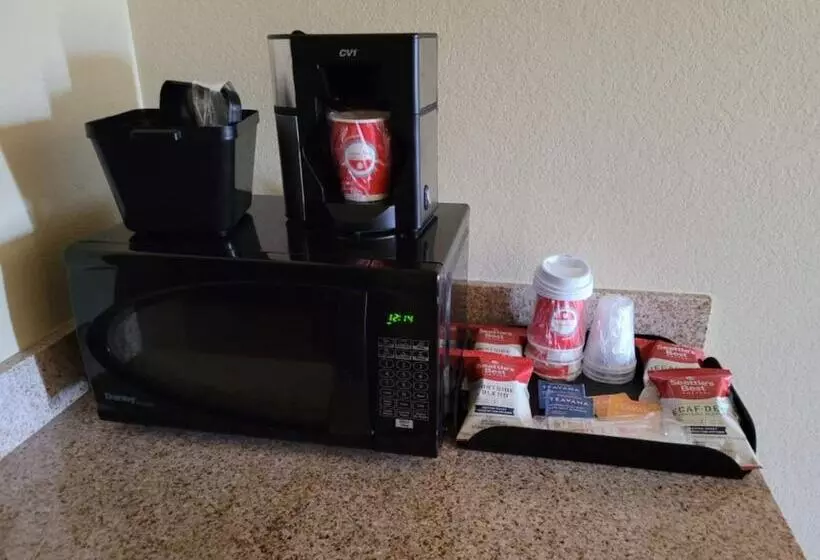 Отель Cobblestone Inn & Suites   Schuyler