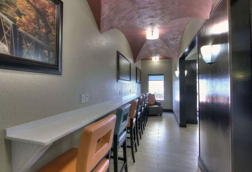 ホテル Comfort Inn & Suites, White Settlement Fort Worth West, Tx