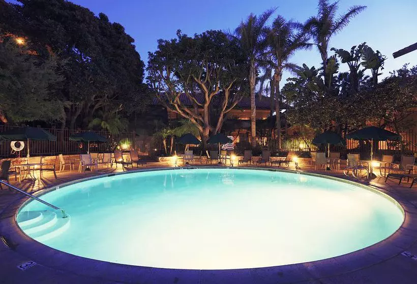 Отель Harbortown Point Resort