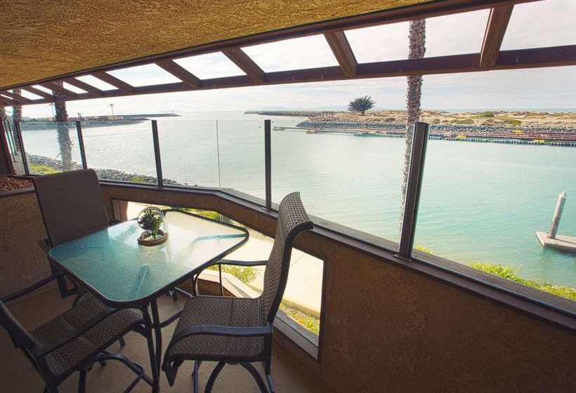 בית מלון כפרי Harbortown Point Resort