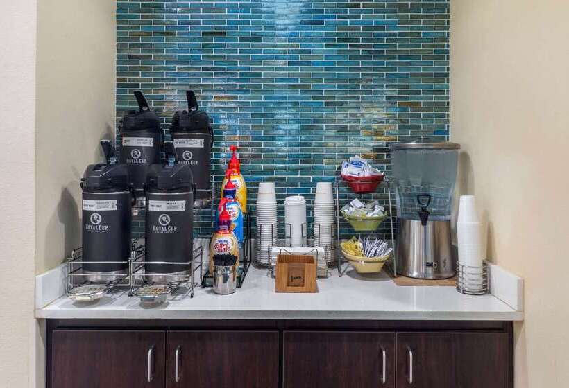 فندق La Quinta By Wyndham Artesia