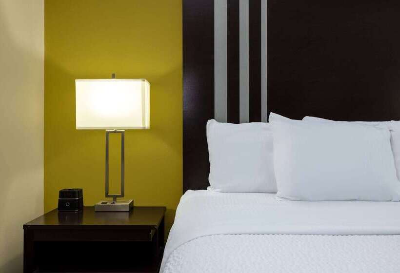 فندق La Quinta By Wyndham Artesia