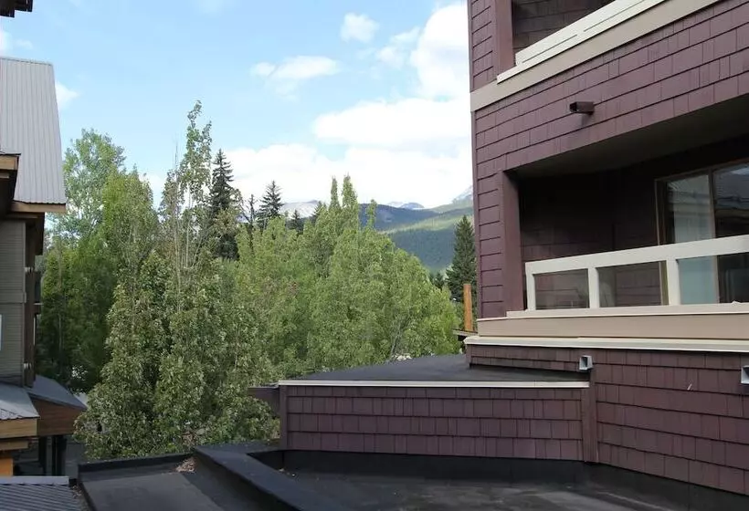 ホテル Marketplace Lodge By Whistler Retreats