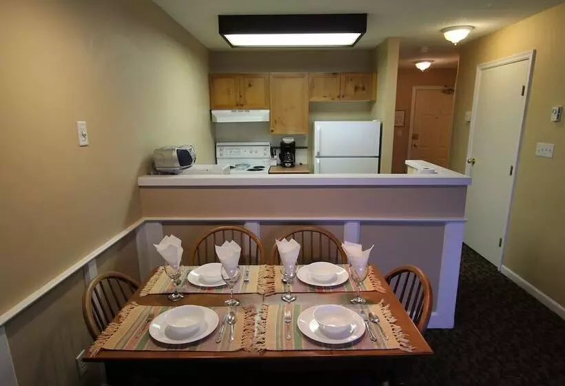 ホテル Marketplace Lodge By Whistler Retreats