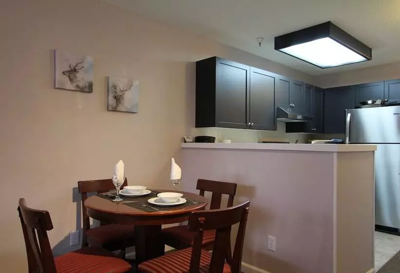 ホテル Marketplace Lodge By Whistler Retreats