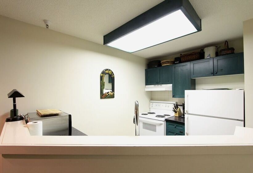 فندق Marketplace Lodge By Whistler Retreats