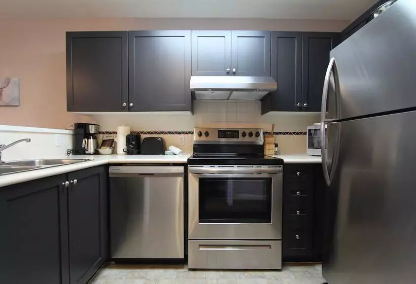 ホテル Marketplace Lodge By Whistler Retreats