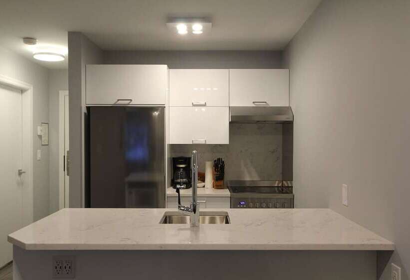 فندق Marketplace Lodge By Whistler Retreats