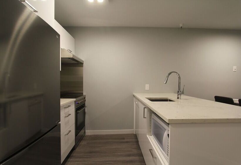 فندق Marketplace Lodge By Whistler Retreats