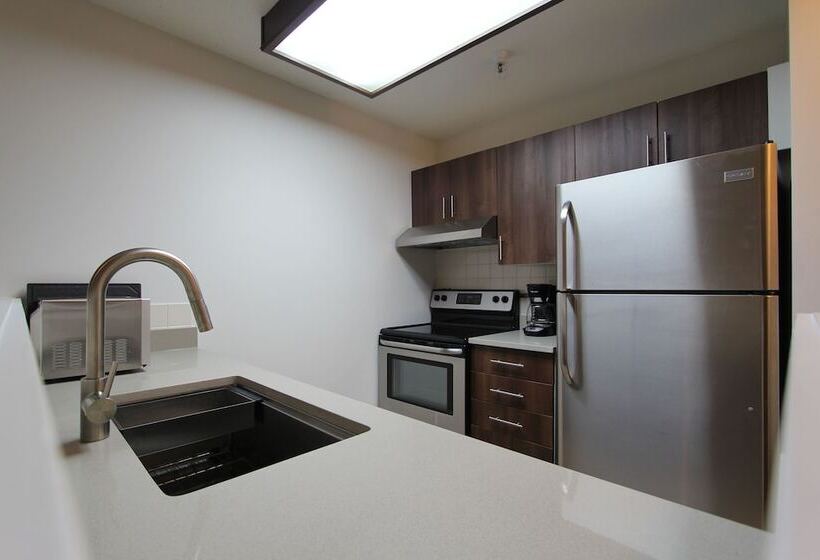 فندق Marketplace Lodge By Whistler Retreats