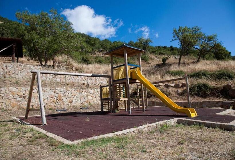 בית מלון כפרי Masseria Rocca Di Gonato