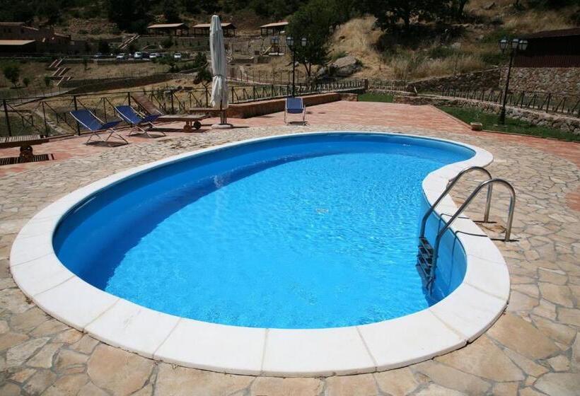 בית מלון כפרי Masseria Rocca Di Gonato