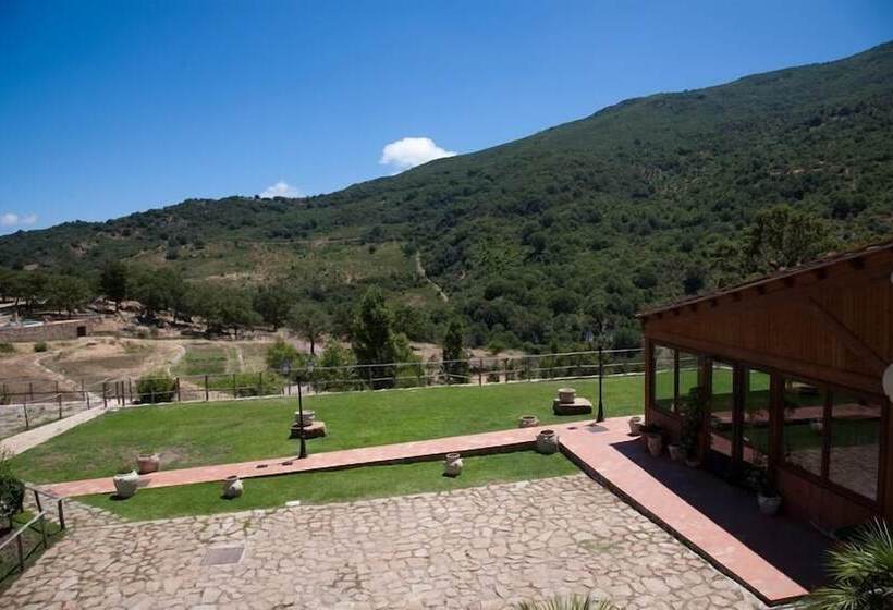 בית מלון כפרי Masseria Rocca Di Gonato