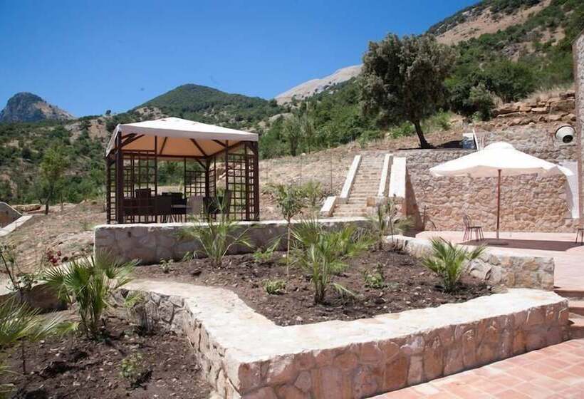 בית מלון כפרי Masseria Rocca Di Gonato