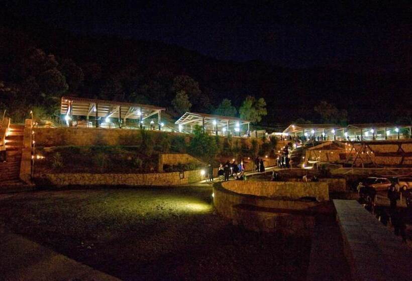 בית מלון כפרי Masseria Rocca Di Gonato