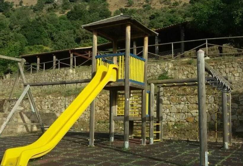 בית מלון כפרי Masseria Rocca Di Gonato