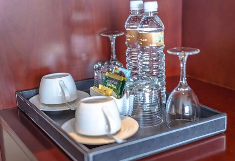 Отель Mega Palace