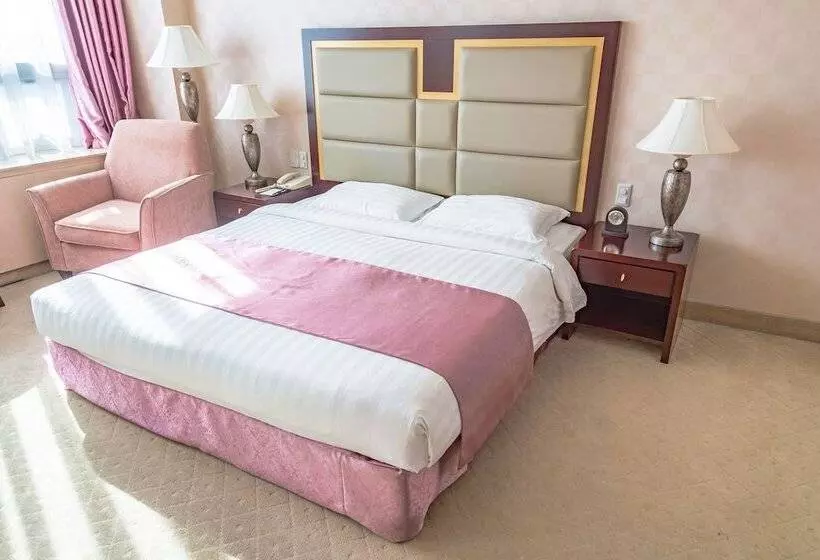 Отель Mega Palace