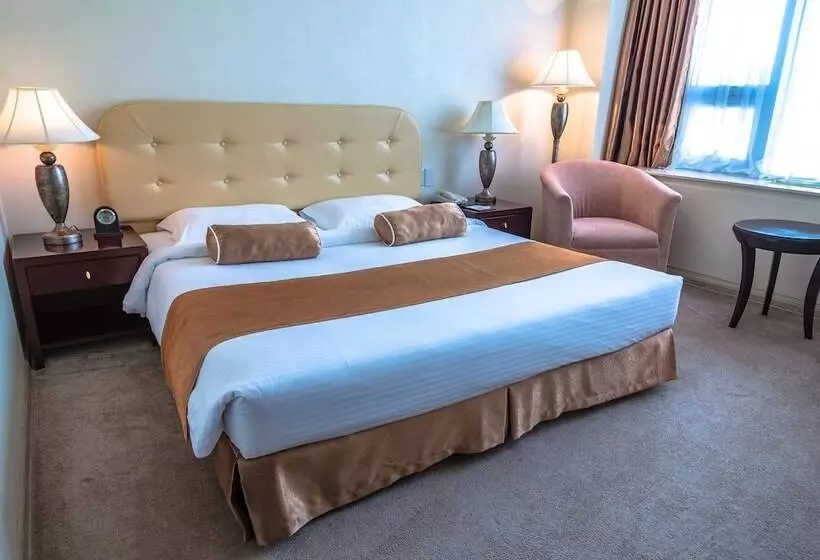 Отель Mega Palace