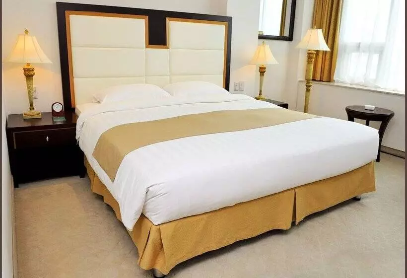 Отель Mega Palace