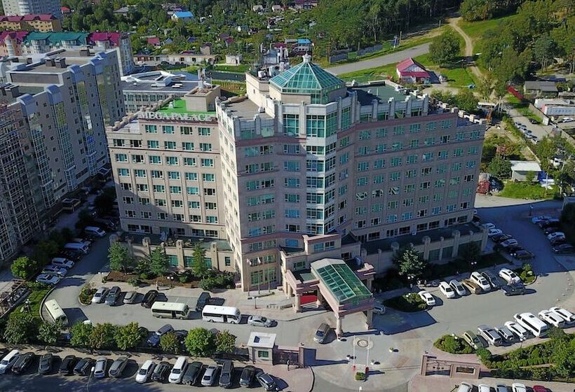 Hotel Mega Palace