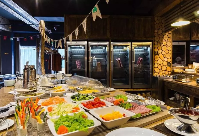 Отель Mega Palace