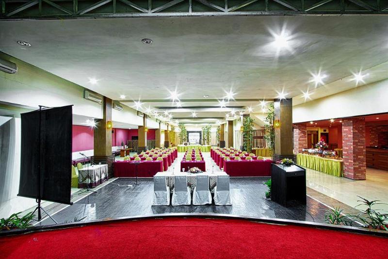 فندق Montana Malang