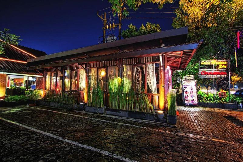 فندق Montana Malang