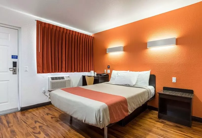 Motel 6 Riverside, Ca  Ucr East