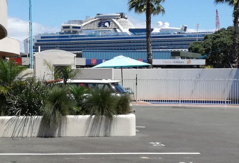 فندق على الطريق Pacific Motor Inn