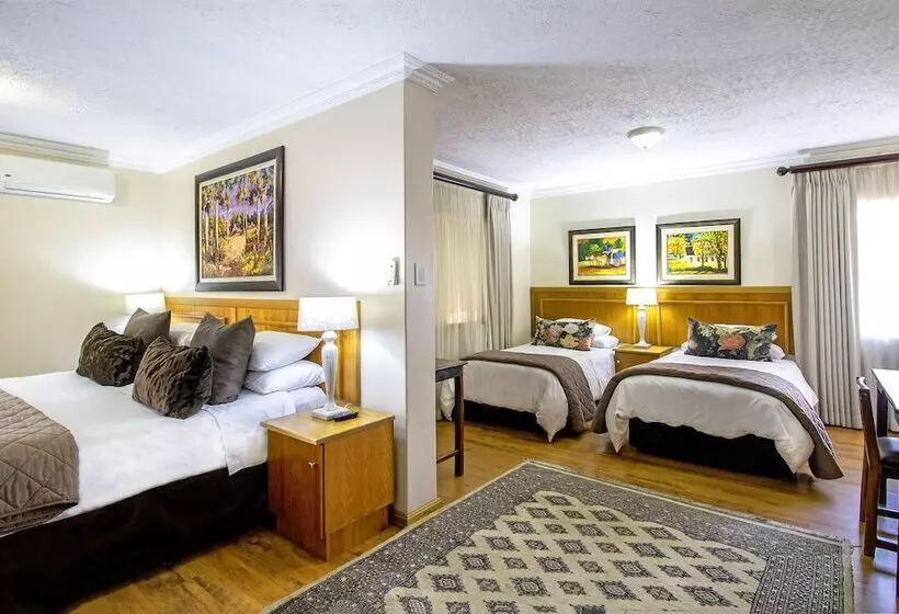 بنسيون Sunward Park Guest House & Conference Centre