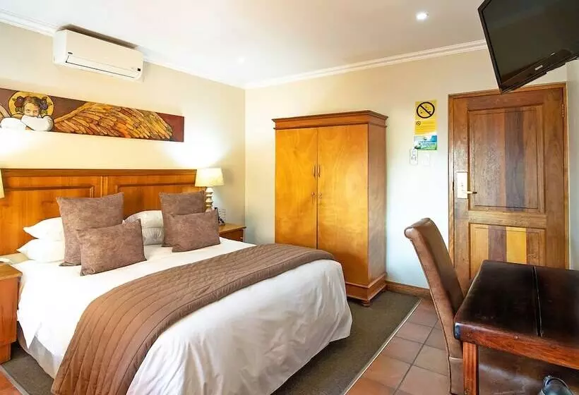 بنسيون Sunward Park Guest House & Conference Centre