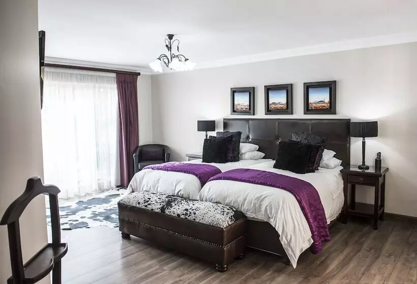 بنسيون Sunward Park Guest House & Conference Centre