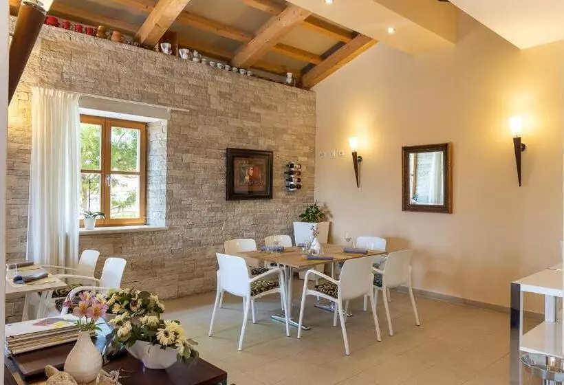 Velanera Hotel & Restaurant