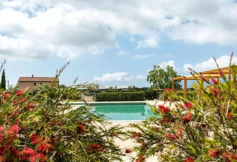 Velanera Hotel & Restaurant