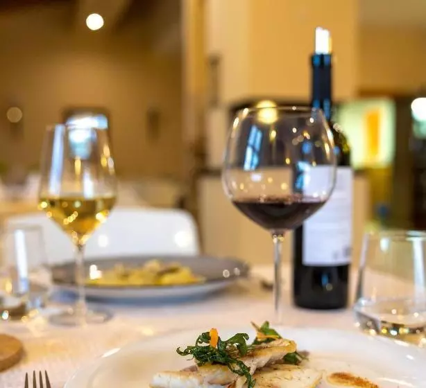 Velanera Hotel & Restaurant