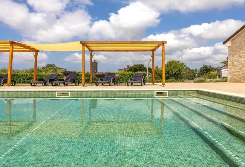 Velanera Hotel & Restaurant