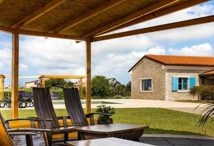 Velanera Hotel & Restaurant