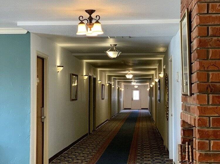 בית מלון כפרי Candlelight Inn & Suites Hwy 69 Near Mcalester