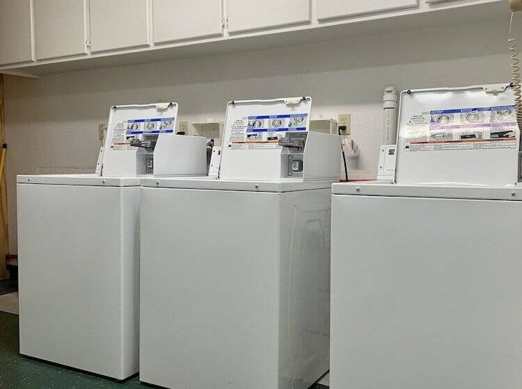 בית מלון כפרי Candlelight Inn & Suites Hwy 69 Near Mcalester