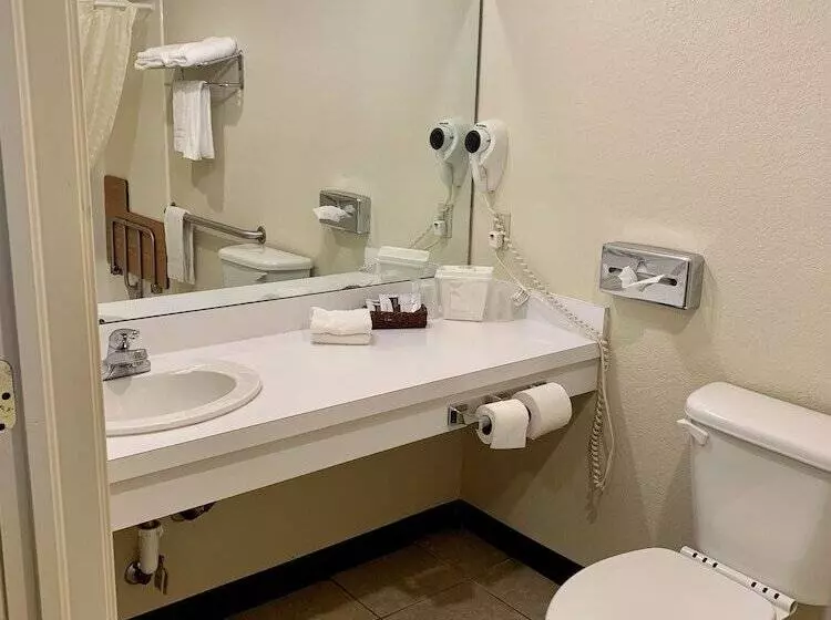 Отель Candlelight Inn & Suites Hwy 69 Near Mcalester