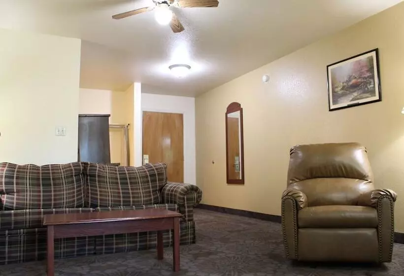 Отель Candlelight Inn & Suites Hwy 69 Near Mcalester