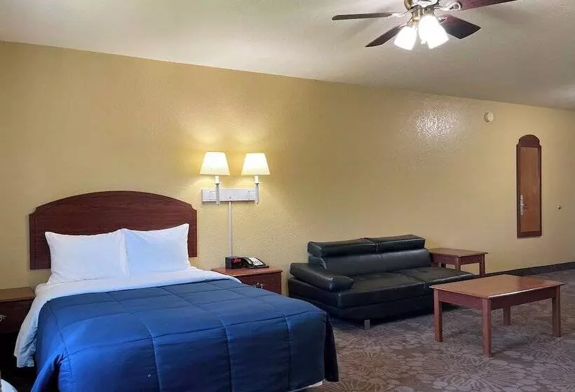 Отель Candlelight Inn & Suites Hwy 69 Near Mcalester