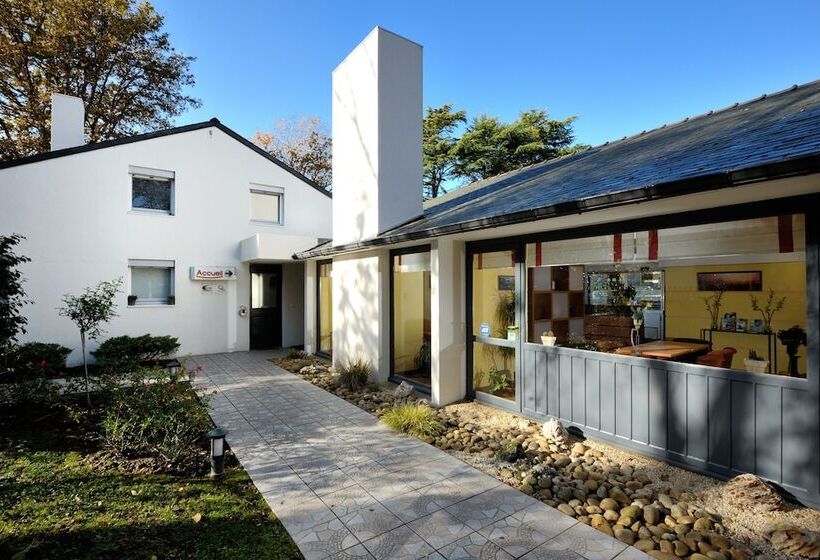 ホテル Contact Hôtel Du Parc Nantes Ouest Orvault