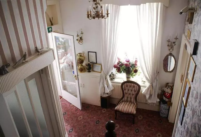 Hotelli The Highfield Private