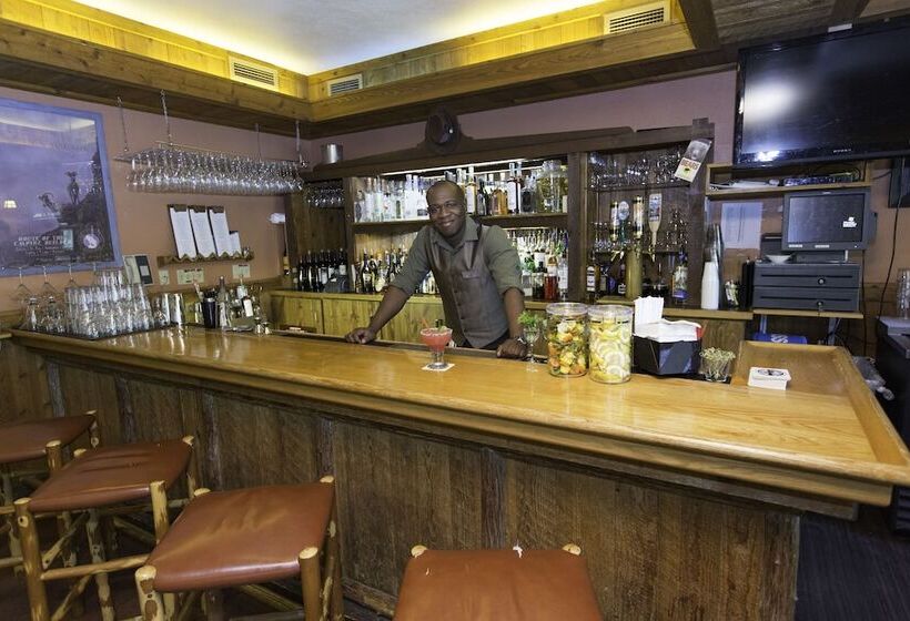 فندق Lake Mcdonald Lodge Inside The Park