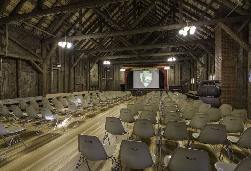 فندق Lake Mcdonald Lodge Inside The Park