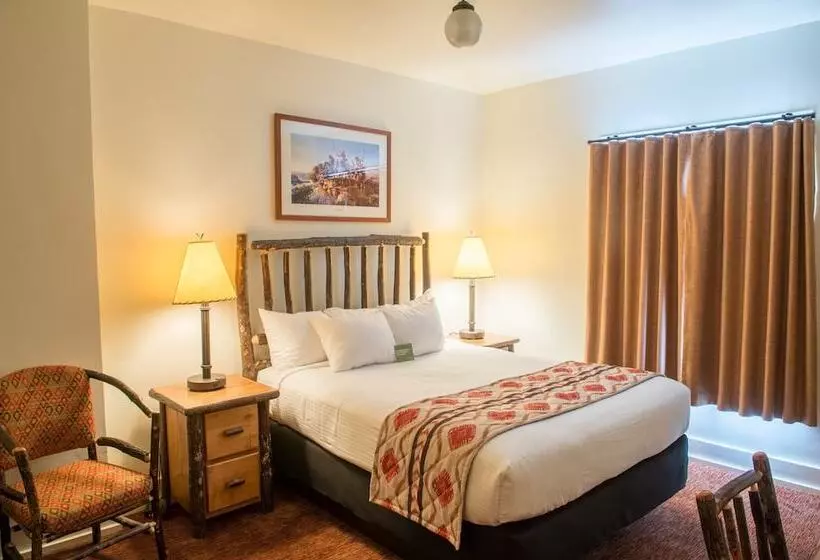 ホテル Lake Mcdonald Lodge   Inside The Park